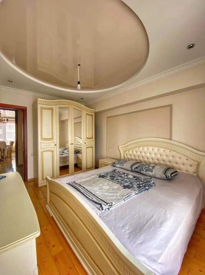Apartment Dolphin Batumi Luaran gambar