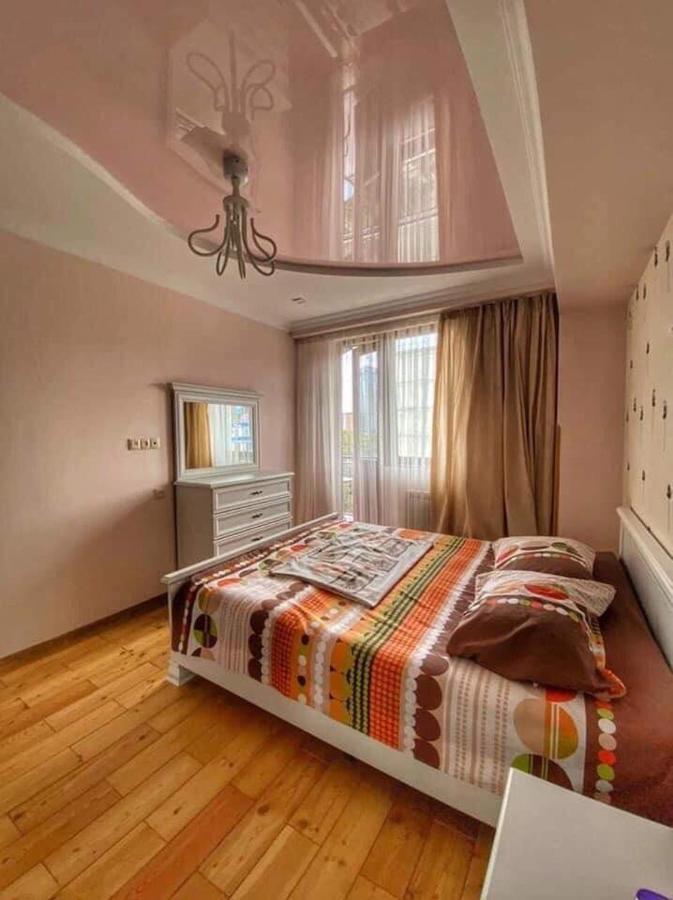 Apartment Dolphin Batumi Luaran gambar