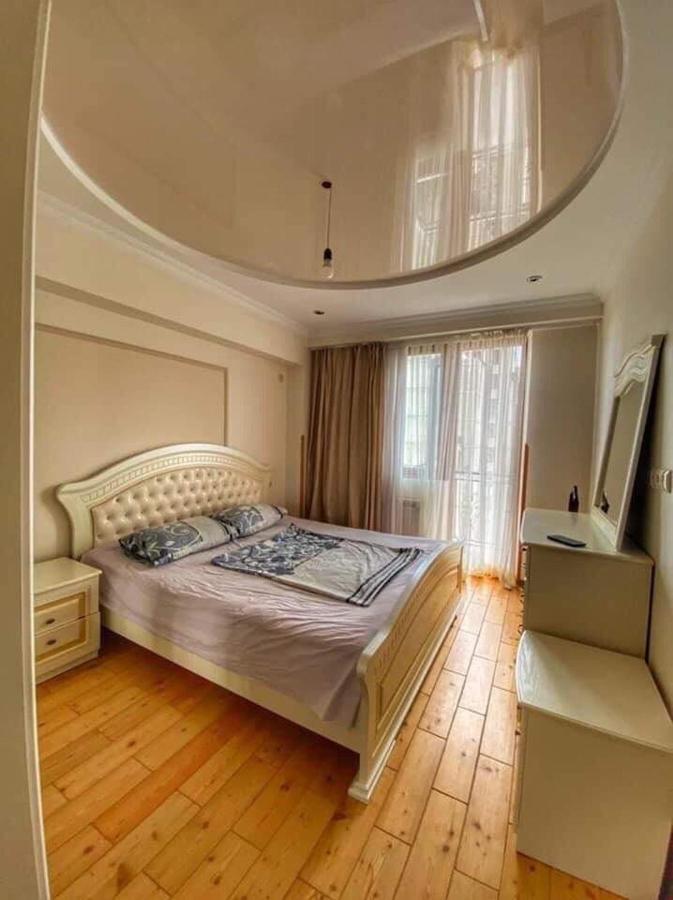 Apartment Dolphin Batumi Luaran gambar
