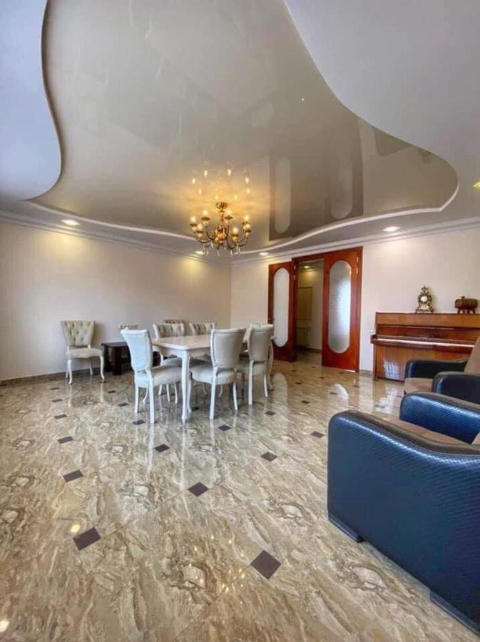 Apartment Dolphin Batumi Luaran gambar