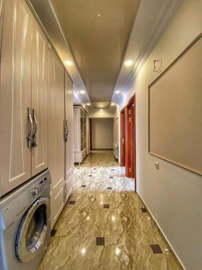 Apartment Dolphin Batumi Luaran gambar