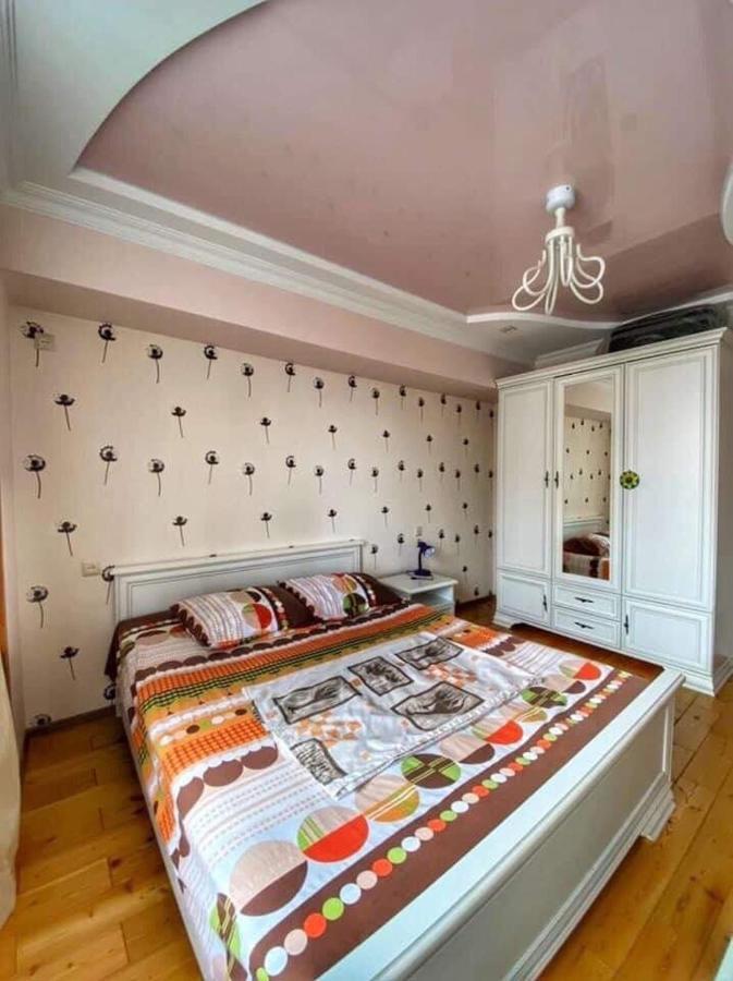 Apartment Dolphin Batumi Luaran gambar